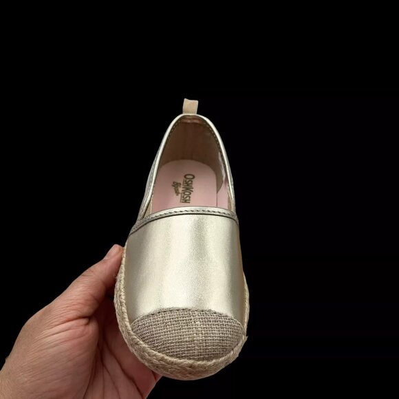 Oshkosh Toddler Girls Slip-on Casual Shoes Size 7 Gold Metallic Finish - Picture 4 of 16